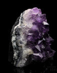 Amethyst Kristall für Ruhe, Heilstein für meditative Harmonie, violette Oberfläche.