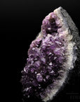 Amethyst Kristall für Klarheit, fördert spirituelle Klarheit, violette Kristallstruktur.