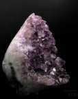 Natürlicher Amethyst Kristall, fördert schützende Energie, ungeschliffene violette Struktur.