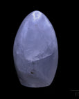 Strahlender Bergkristall, Heilstein für meditative Praxis, weiße glänzende Form.
