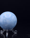 Blauer Calcit Kristall, fördert klare Meditation, blaue natürliche Form.