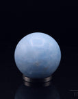 Strahlender Blauer Calcit, fördert meditative Ruhe, blaue Kristallstruktur.