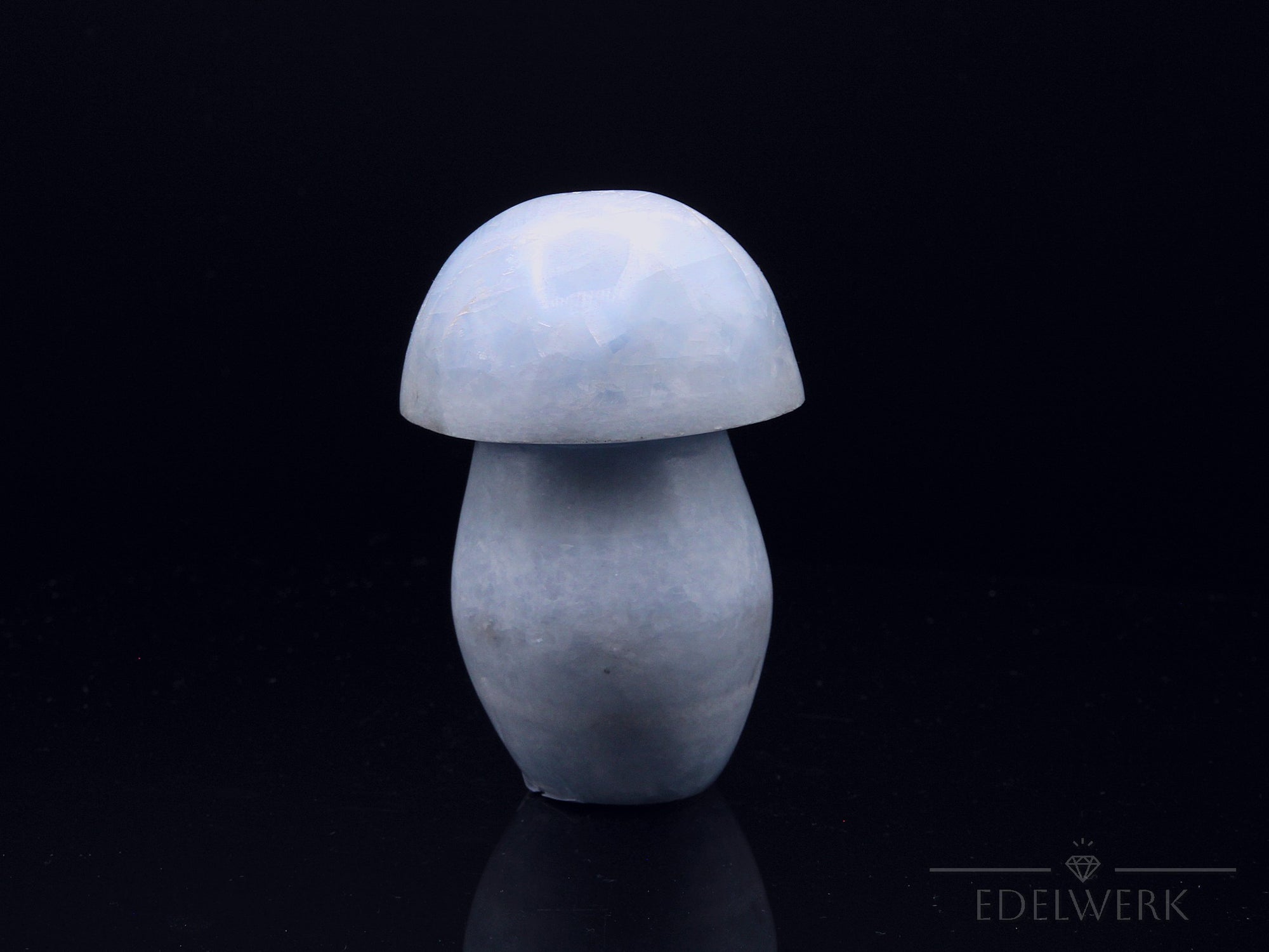 Natürlicher Blauer Calcit, Heilstein für spirituelle Klarheit, blaue Kristallform.