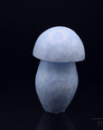 Strahlender Blauer Calcit, Heilstein für meditative Entspannung, blaue glänzende Form.
