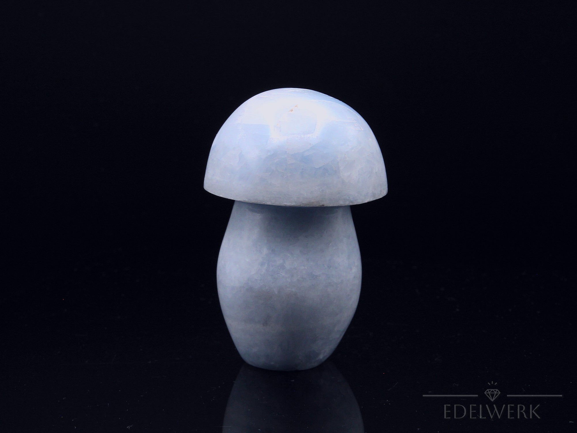 Natürlicher Blauer Calcit, fördert spirituelle Harmonie, blaue Oberfläche.