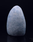 Klarer Blauer Calcit, fördert spirituelle Balance, durchsichtige blaue Oberfläche.