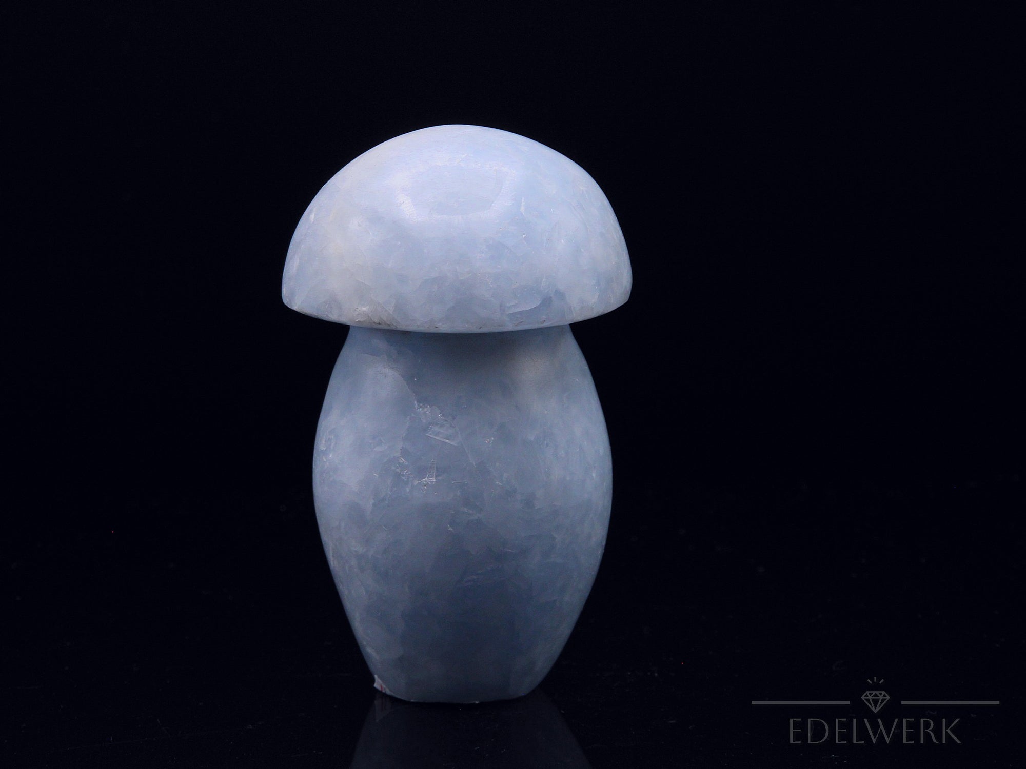 Natürlicher Blauer Calcit, fördert meditative Harmonie, blaue Oberfläche.