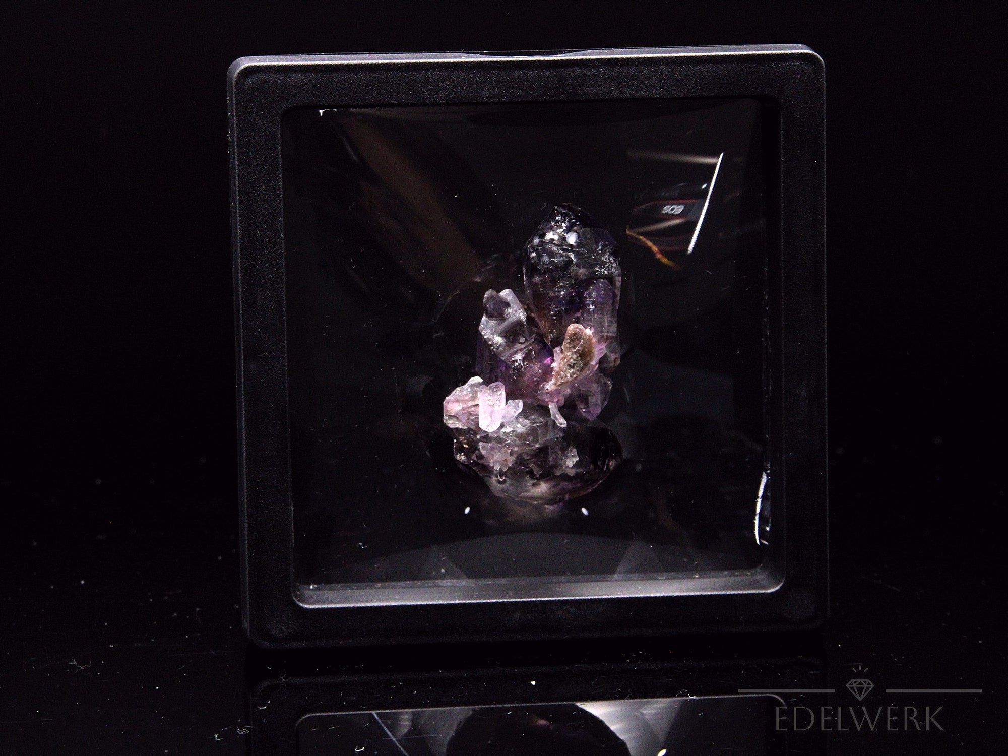 Brandbergamethyst Kristall, Heilstein für spirituelle Ruhe, violette Kristalle.