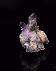 Brandbergamethyst Heilstein, fördert Schutz und Ausgeglichenheit, violette Form.