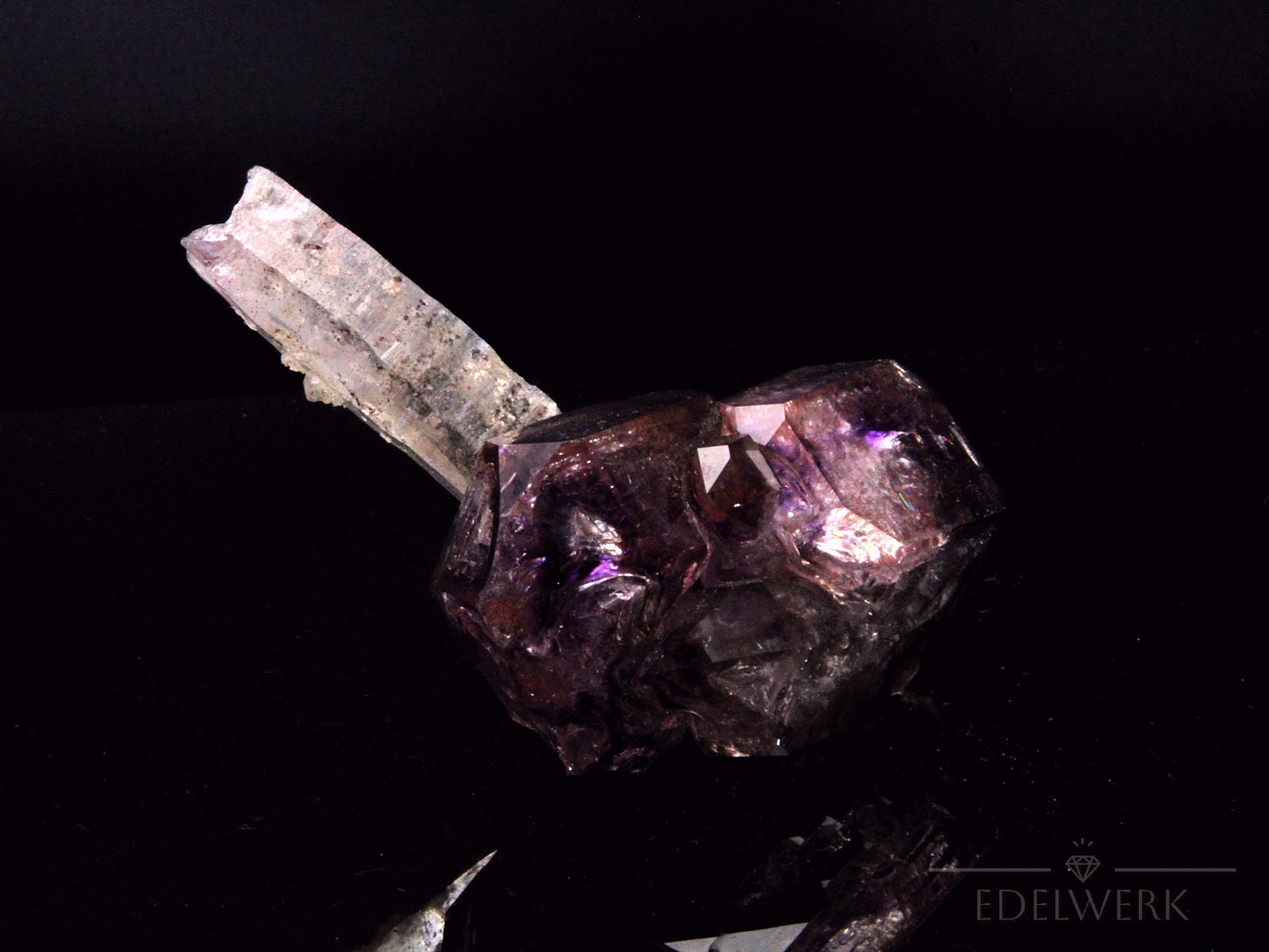 Brandbergamethyst Kristall, Heilstein für schützende Intuition, violette Kristalle.