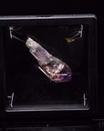 Brandbergamethyst Heilstein, fördert spirituelle Ausgeglichenheit, violette Struktur.