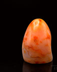 Natürlicher Carneol, Heilstein für meditative Energie, orange Kristallform.