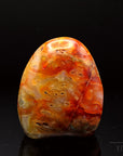 Natürlicher Carneol, Heilstein für intuitive Kraft, orange Kristallform.