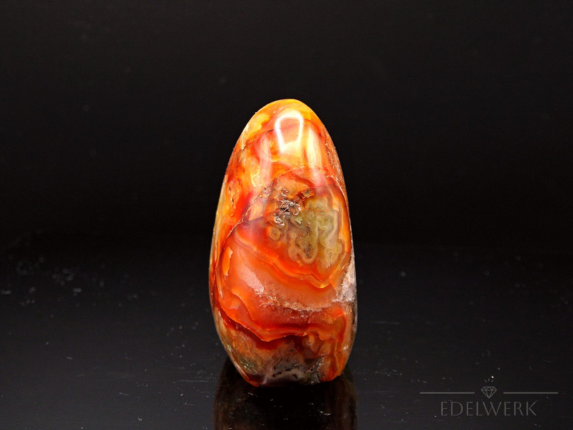 Natürlicher Carneol, Heilstein für spirituelle Energie, orange Form.