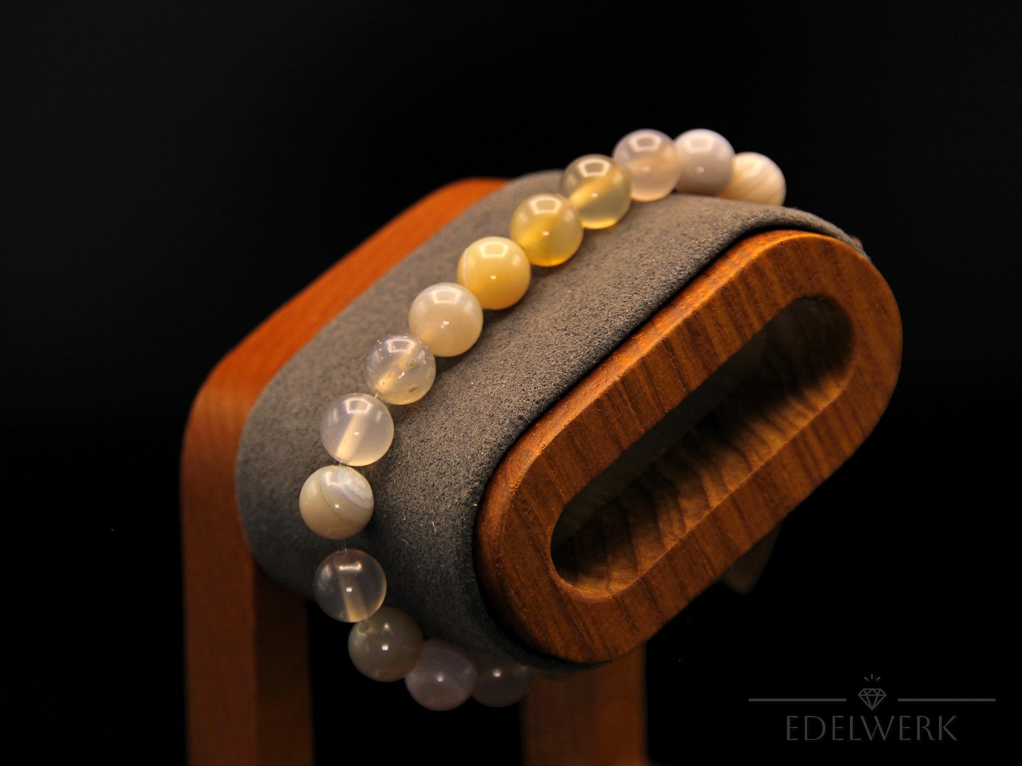 Chalcedon Armband – 8 mm Perlen – Angenehmer Tragekomfort