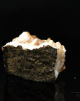 Strahlender Citrin Kristall, Heilstein für spirituelle Energie, gelbe glänzende Form.