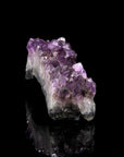 Natürlicher Amethyst Kristall, Heilstein für klare Energie, ungeschliffene violette Form.