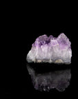 Amethyst Kristall für Ruhe, Heilstein für energetische Klarheit, violette Form.
