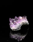 Natürlicher Amethyst Kristall, Heilstein für spirituelle Klarheit, violette Form.
