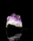 Amethyst Kristall für Klarheit, energetischer Stein für innere Balance, violette Struktur.