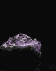 Natürlicher Amethyst Kristall, fördert energetische Klarheit, violette Oberfläche.
