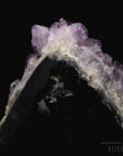 Hochwertiger Amethyst Kristall, fördert meditative Ruhe, klare violette Oberfläche.