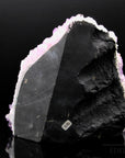 Natürlicher Amethyst Kristall, fördert schützende Energie, ungeschliffene violette Struktur.
