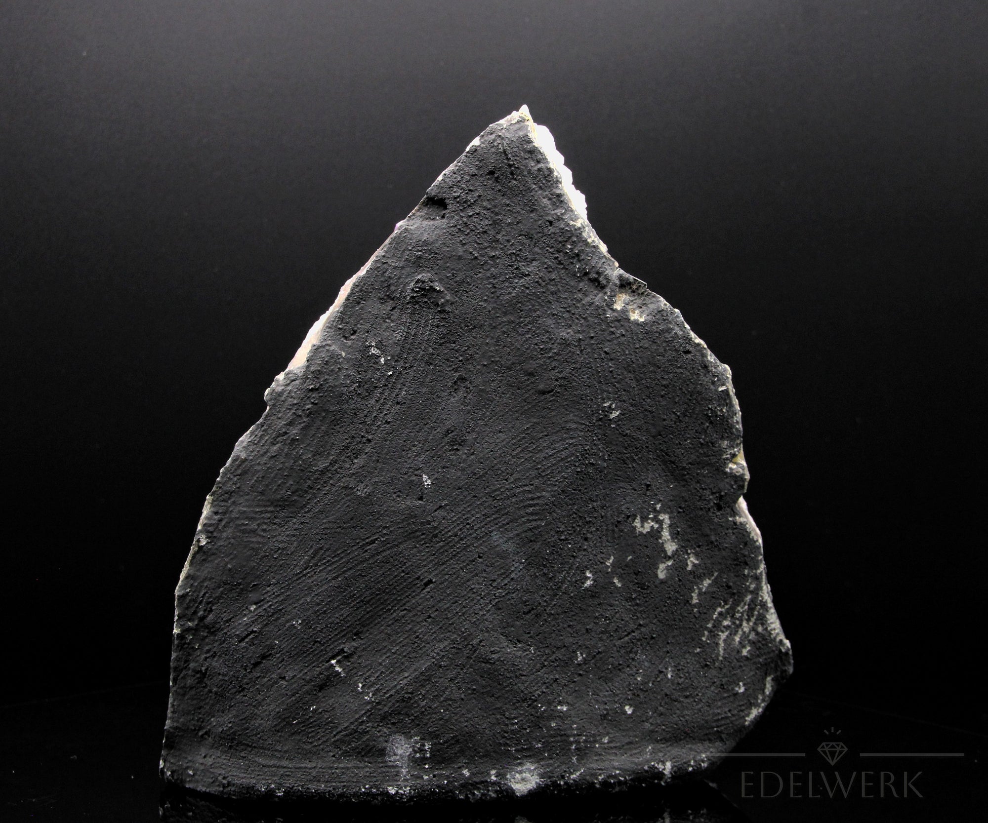 Hochwertiger Amethyst Kristall, Heilstein für klare Energie, violette Kristallform.
