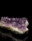 Natürlicher Amethyst Kristall, Heilstein für spirituelle Harmonie, violette Form.