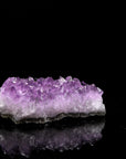 Amethyst Kristall für Klarheit, Heilstein für energetische Harmonie, violette Form.