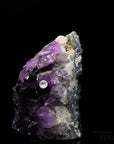 Natürlicher Amethyst Kristall, Heilstein für klare Meditation, violette Oberfläche.