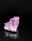 Hochwertiger Amethyst Kristall, Heilstein für intuitive Klarheit, klare violette Struktur.