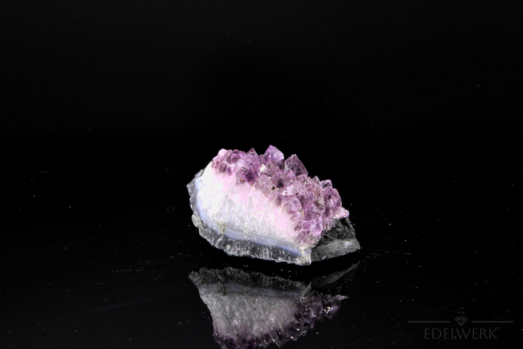Amethyst Kristall Tiefviolett