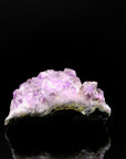 Natürlicher Amethyst Kristall, Heilstein für spirituelle Kraft, violette Form.