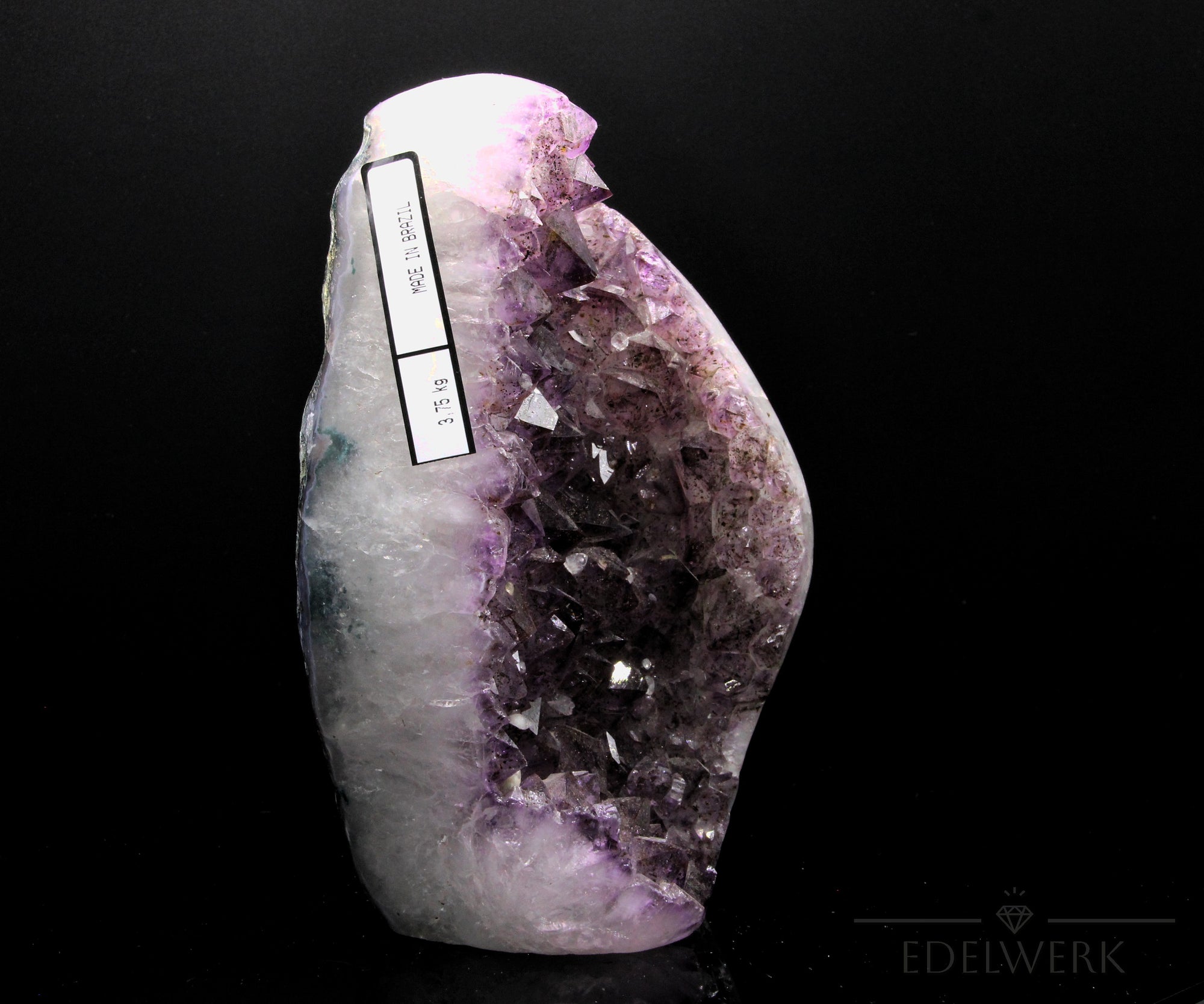 Violette Amethyst Druse, fördert spirituelle Ausgeglichenheit, violette natürliche Form.