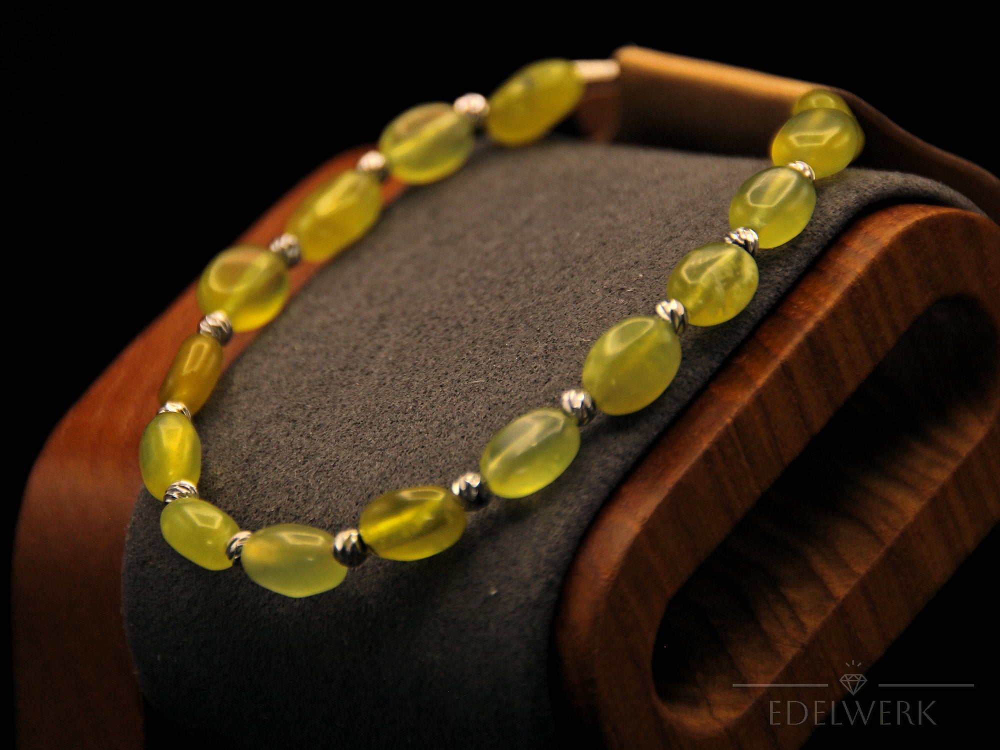 Jade Armband – Nr. 2 – Amorph – Trend-Accessoire mit natürlicher Note