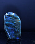 Natürlicher Labradorite, fördert meditative Balance, bunte natürliche Form.