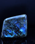 Labradorite Heilstein, Heilstein für innere Balance, bunte Oberfläche.