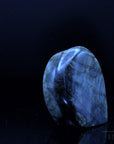 Klarer Labradorite, Heilstein für spirituelle Intuition, bunte glänzende Struktur.