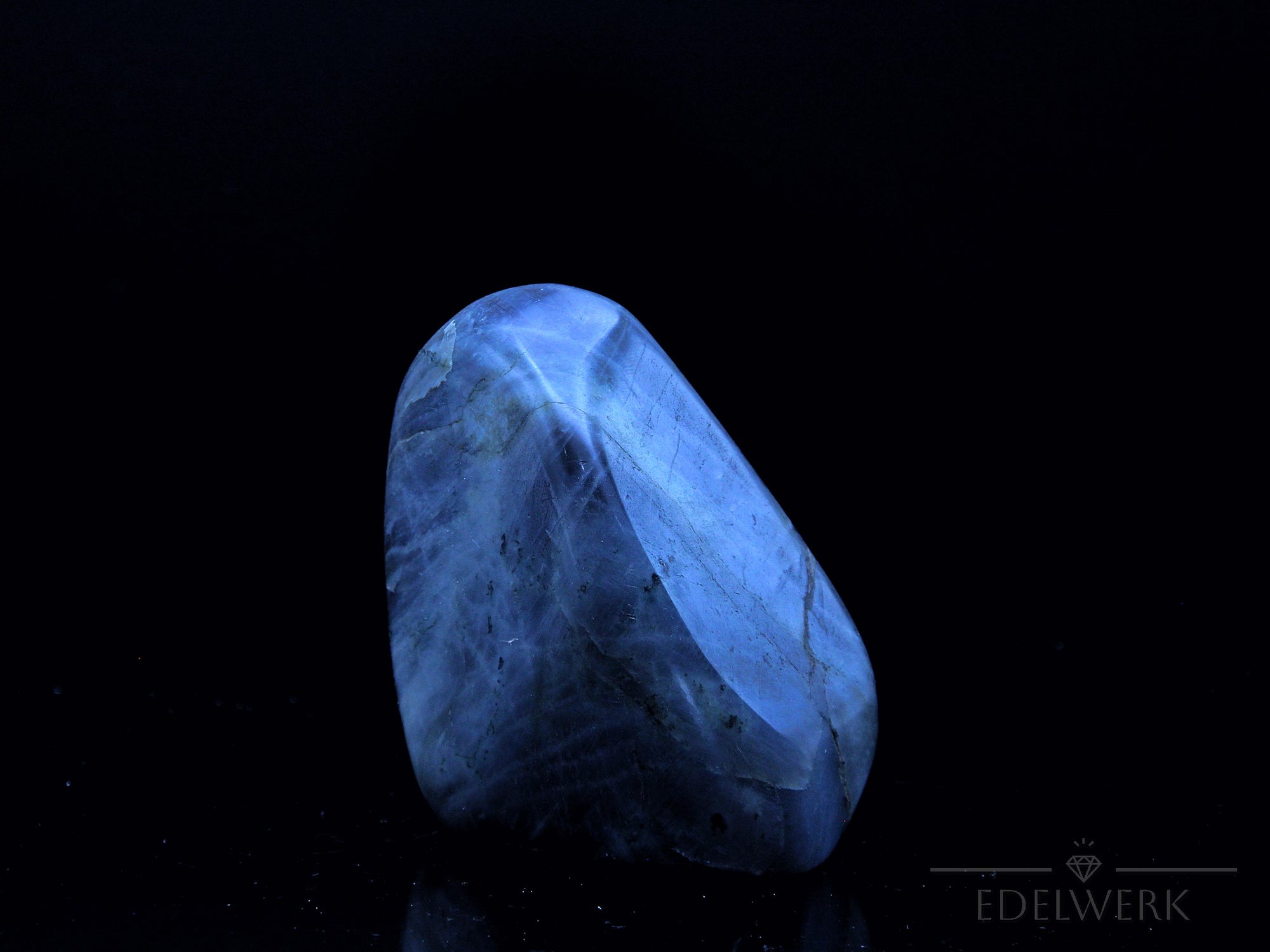Klarer Labradorite, fördert meditative Energie, durchsichtige bunte Oberfläche.