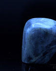 Labradorite Kristall, Heilstein für klare Energie, bunte Kristallform.