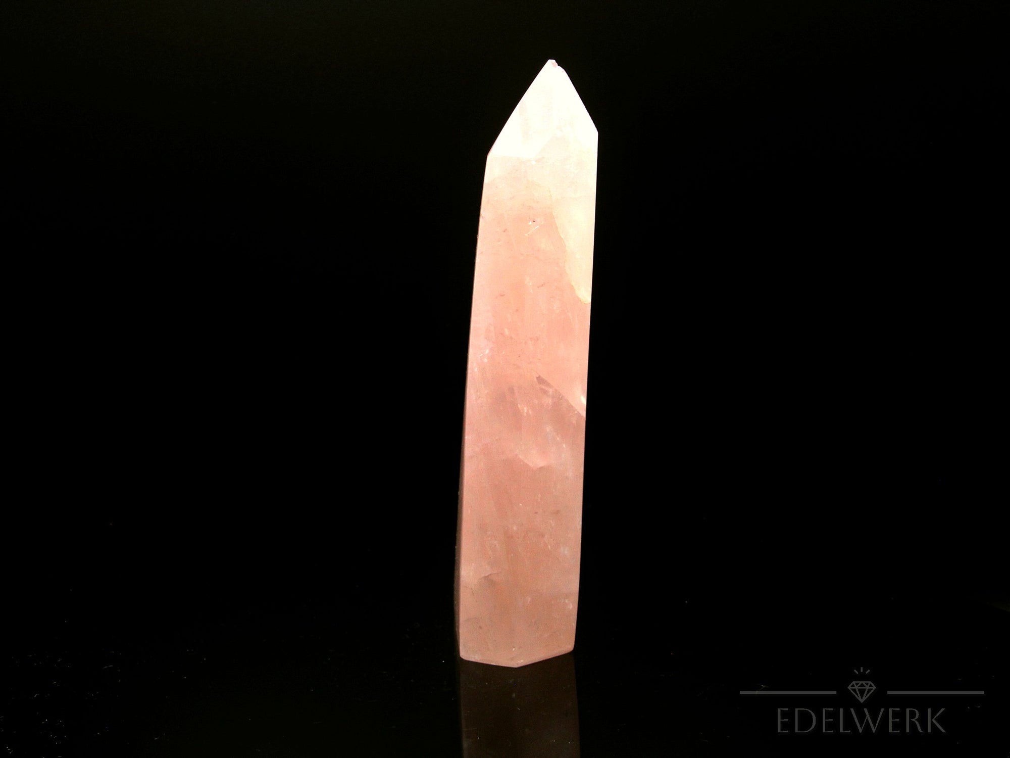 Strahlender Rosenquarz, Heilstein für meditative Energie, rosa Struktur.
