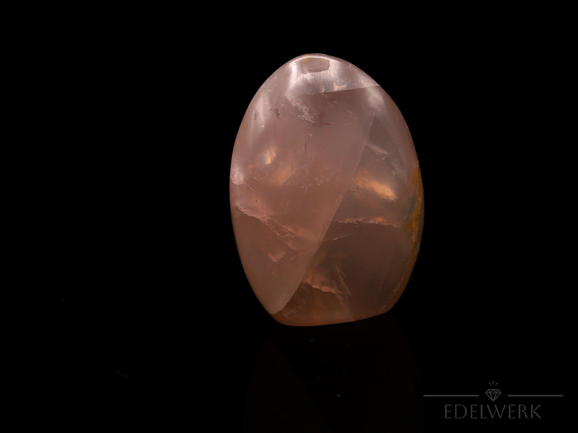 Strahlender Rosenquarz, fördert meditative Klarheit, rosa natürliche Struktur.