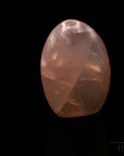 Strahlender Rosenquarz, fördert meditative Klarheit, rosa natürliche Struktur.