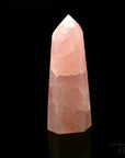 Strahlender Rosenquarz, Heilstein für klare Entspannung, rosa glänzende Form.