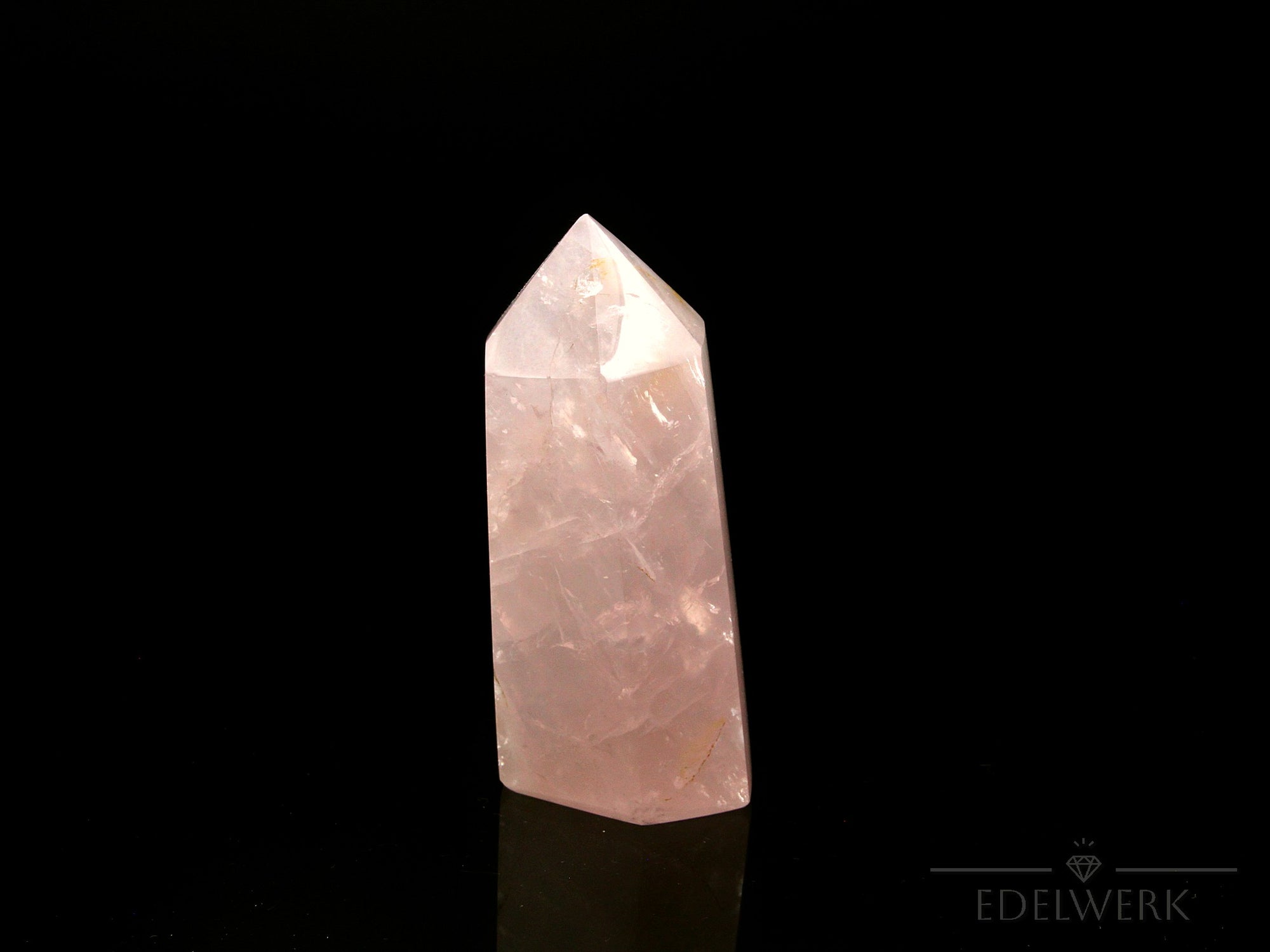 Natürlicher Rosenquarz, Heilstein für schützende Liebe, rosa ungeschliffene Form.