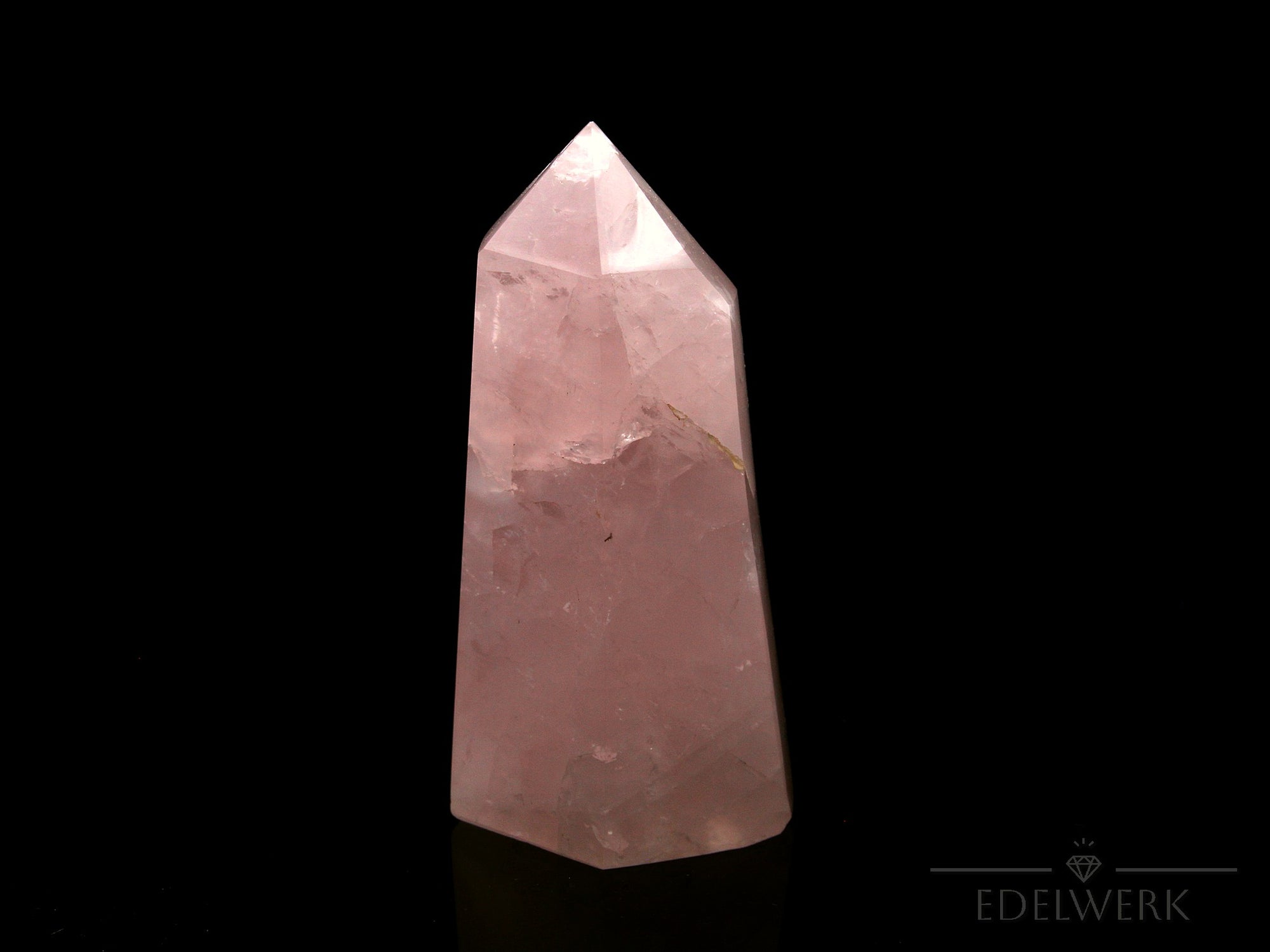 Natürlicher Rosenquarz, Heilstein für schützende Energie, rosa ungeschliffene Form.