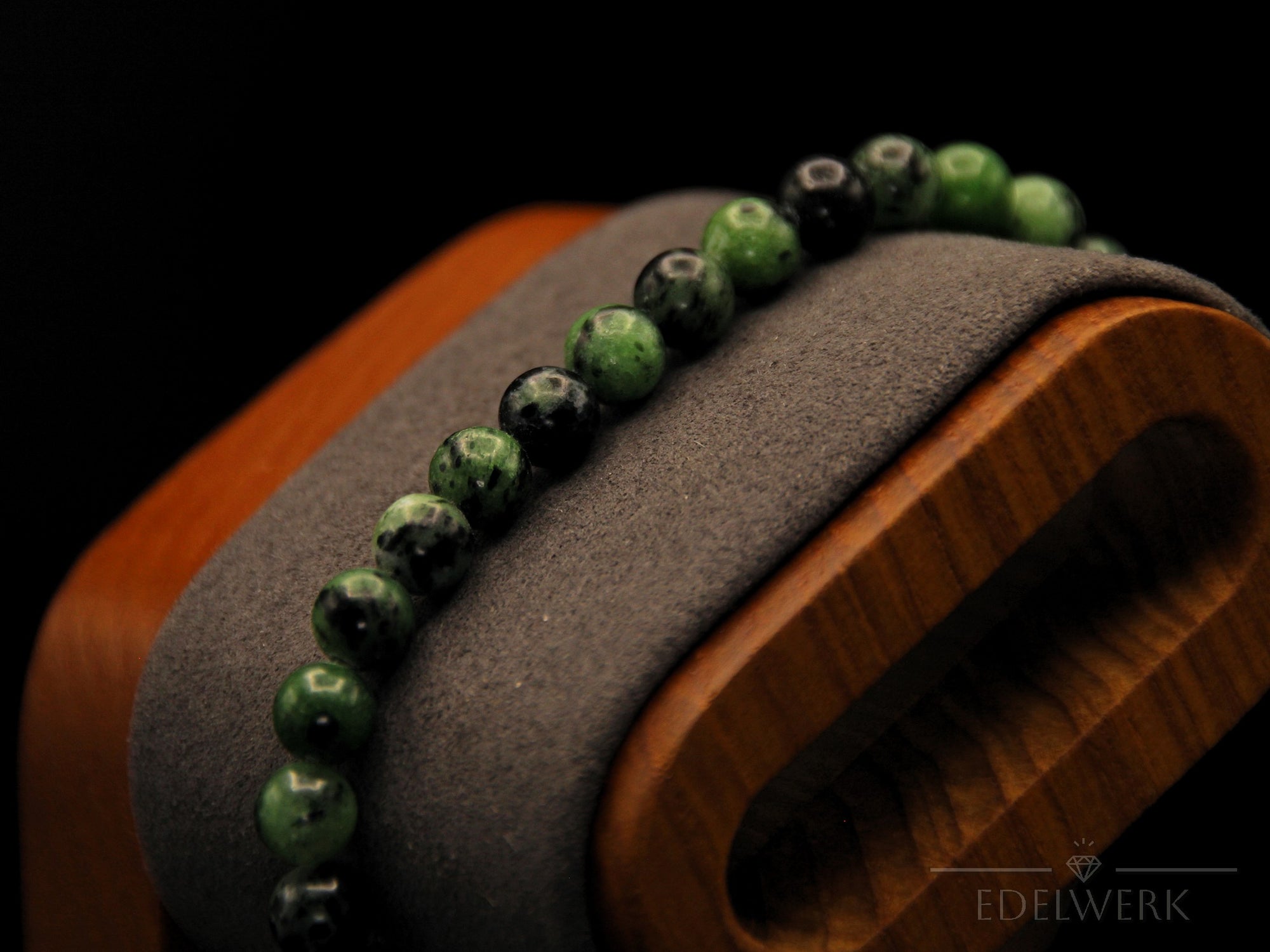 Rubi-Zoisit Armband – 6 mm Perlen – Spirituelle Erdung-Perlen