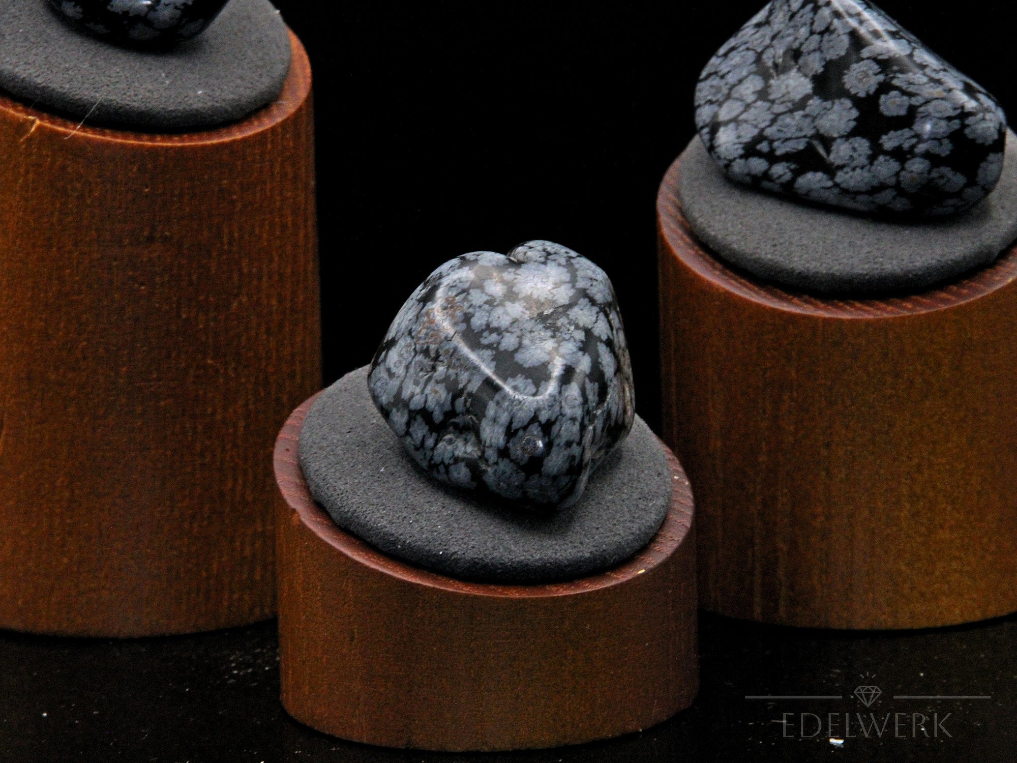 Kleiner Schneeflocken Obsidian, Heilstein für Schutz, natürliche Musterform.