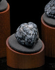 Kleiner Schneeflocken Obsidian, Heilstein für Schutz, natürliche Musterform.
